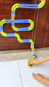 Anti-Gravity Magnetic Track Train Set Kicklo